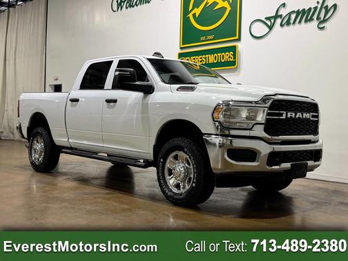 2024 RAM 2500 Tradesman Crew Cab 4x4 6'4' Box