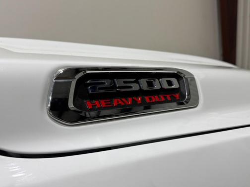 2024 RAM 2500 Tradesman Crew Cab 4x4 6'4' Box