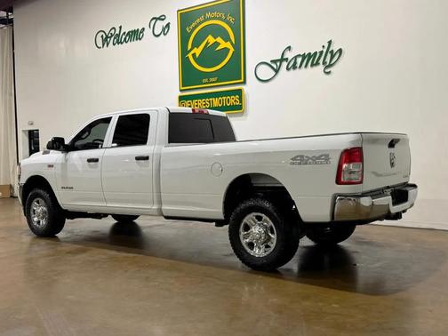2022 RAM 2500 Tradesman Crew Cab 4x4 8' Box