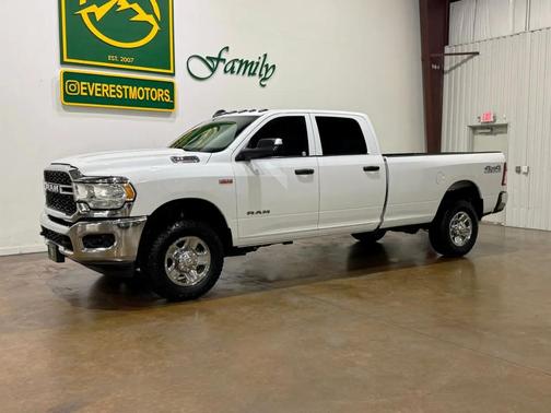 2022 RAM 2500 Tradesman Crew Cab 4x4 8' Box