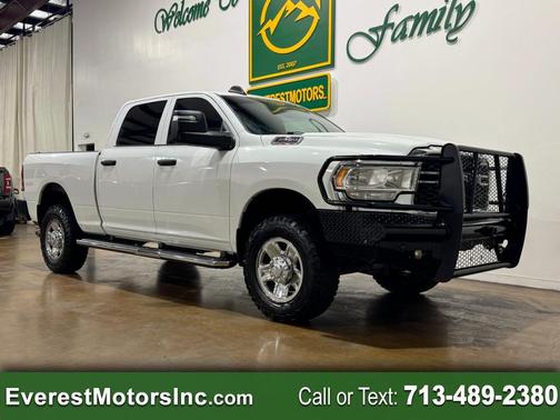 2023 RAM 2500 Tradesman Crew Cab 4x4 6'4' Box