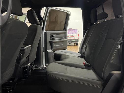 2023 RAM 2500 Tradesman Crew Cab 4x4 6'4' Box