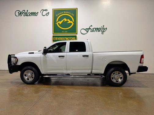 2023 RAM 2500 Tradesman Crew Cab 4x4 6'4' Box