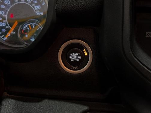 2021 RAM 2500 Tradesman Crew Cab 4x4 8' Box