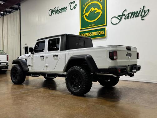 2021 Jeep Gladiator Sport