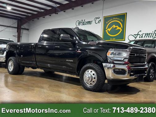 2020 RAM 3500 Laramie Crew Cab 4x4 8' Box