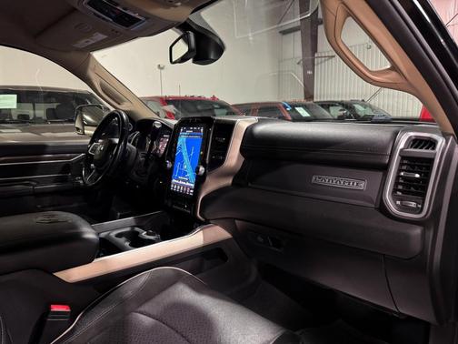 2020 RAM 3500 Laramie Crew Cab 4x4 8' Box