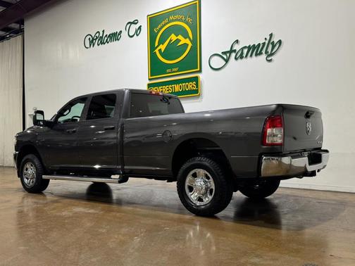 2024 RAM 2500 Tradesman Crew Cab 4x4 8' Box