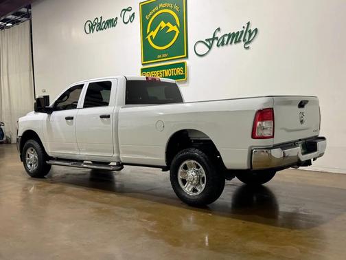Bright White Clearcoat 2023 RAM 2500 Tradesman Crew Cab 4x4 8' Box
