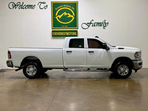 2023 RAM 2500 Tradesman Crew Cab 4x4 8' Box