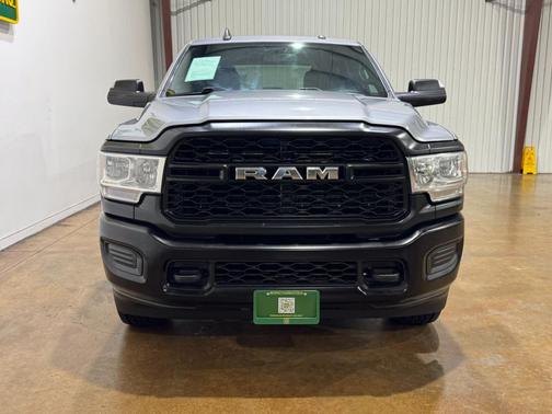 2022 RAM 2500 Tradesman Crew Cab 4x4 8' Box
