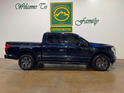 2023 Ford F-150 Lightning LARIAT