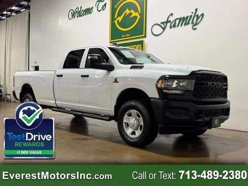 Bright White Clearcoat 2024 RAM 2500 Tradesman Crew Cab 4x4 8' Box
