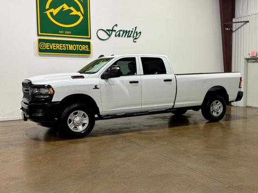 2024 RAM 2500 Tradesman Crew Cab 4x4 8' Box