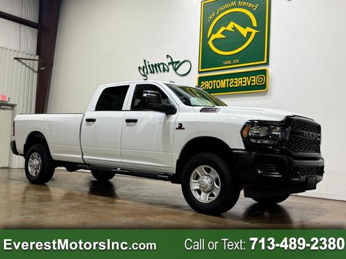 2024 RAM 2500 Tradesman Crew Cab 4x4 8' Box
