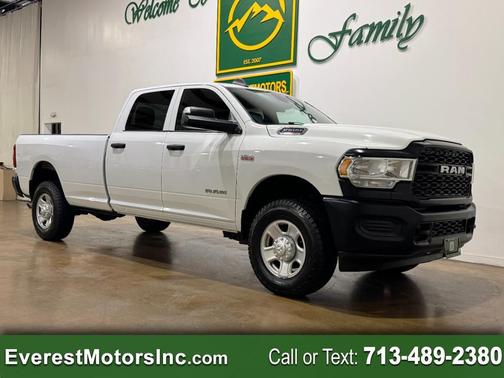 2022 RAM 2500 Tradesman Crew Cab 4x4 8' Box