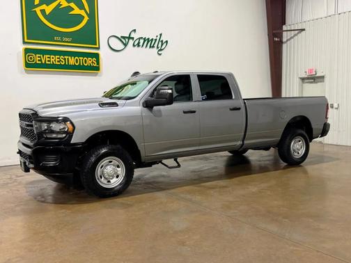 2023 RAM 2500 Tradesman Crew Cab 4x4 8' Box