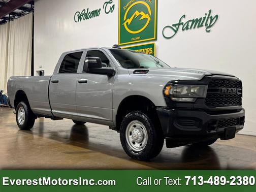 2023 RAM 2500 Tradesman Crew Cab 4x4 8' Box