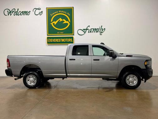 2023 RAM 2500 Tradesman Crew Cab 4x4 8' Box