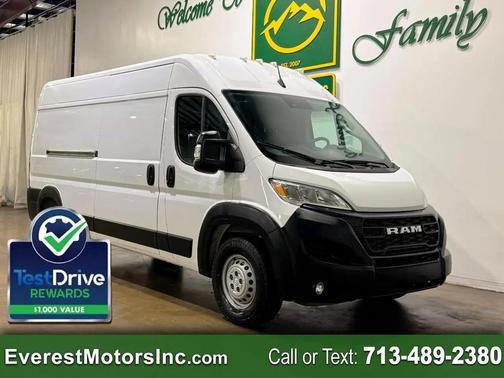 White 2025 RAM ProMaster 2500 Tradesman