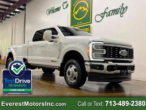 Star White Metallic Tri-Coat 2024 Ford F-350 Lariat