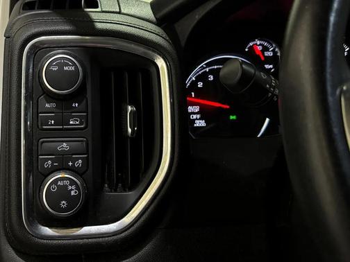 Summit White 2021 Chevrolet Silverado 1500 LT