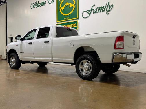 2022 RAM 2500 Tradesman Crew Cab 4x4 8' Box