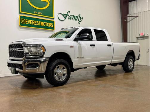 2022 RAM 2500 Tradesman Crew Cab 4x4 8' Box
