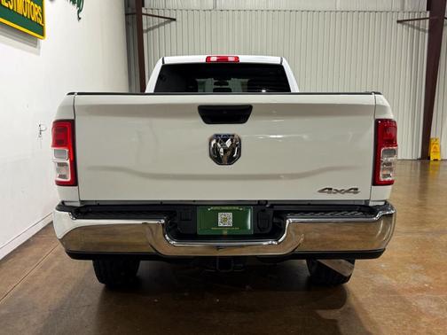 2022 RAM 2500 Tradesman Crew Cab 4x4 8' Box