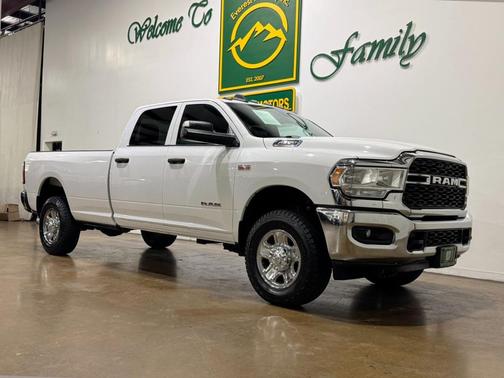 2022 RAM 2500 Tradesman Crew Cab 4x4 8' Box