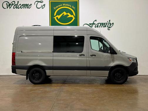 2022 Mercedes-Benz Sprinter 2500 Standard Roof