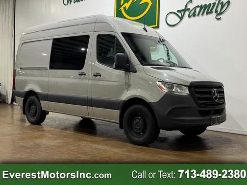 2022 Mercedes-Benz Sprinter 2500 Standard Roof