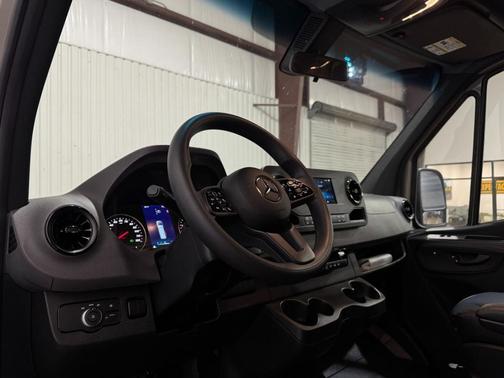 2022 Mercedes-Benz Sprinter 2500 Standard Roof