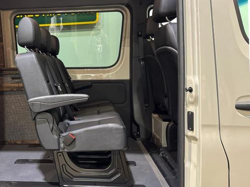 2022 Mercedes-Benz Sprinter 2500 Standard Roof