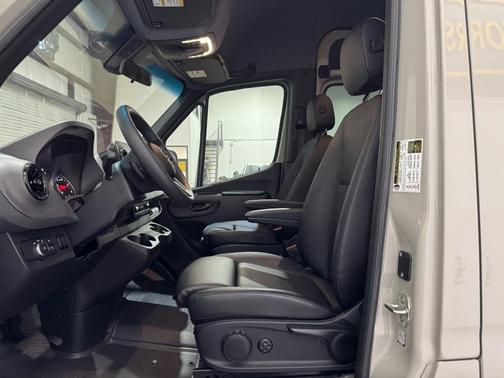 2022 Mercedes-Benz Sprinter 2500 Standard Roof