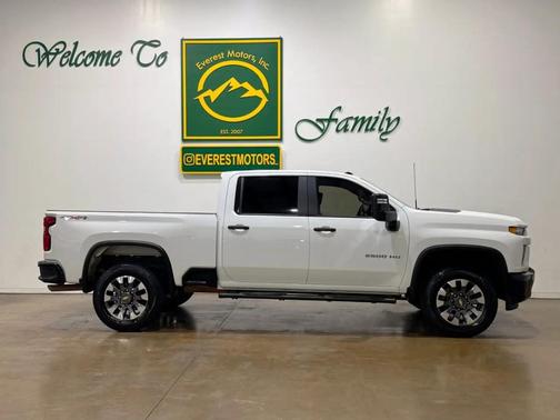 Summit White 2021 Chevrolet Silverado 2500 Custom