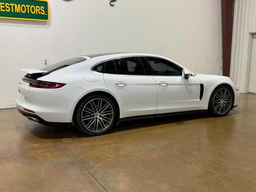 2017 Porsche Panamera 4S