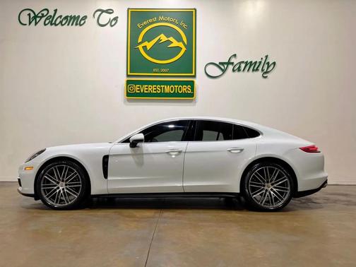 2017 Porsche Panamera 4S