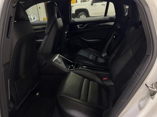 2017 Porsche Panamera 4S