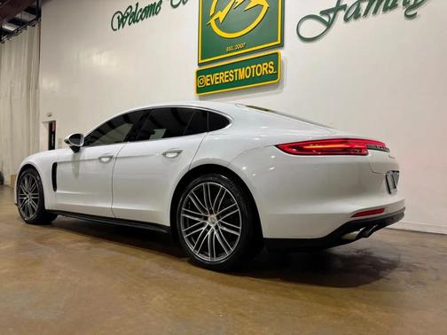 2017 Porsche Panamera 4S