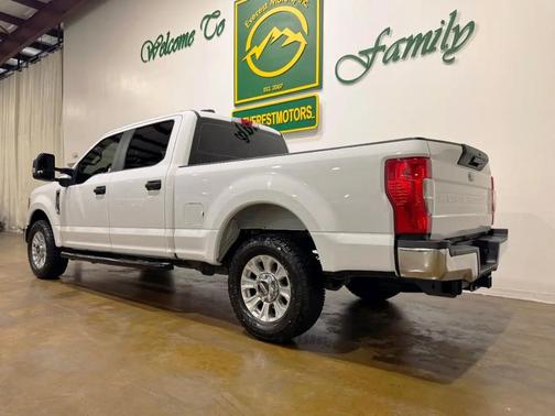 2022 Ford F-250 STX 4X2 CREWCAB  SHORT BED  6.2L V8 GAS 1OWNER