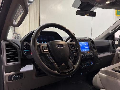 2022 Ford F-250 STX 4X2 CREWCAB  SHORT BED  6.2L V8 GAS 1OWNER