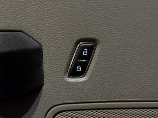 2022 Ford F-250 STX 4X2 CREWCAB  SHORT BED  6.2L V8 GAS 1OWNER