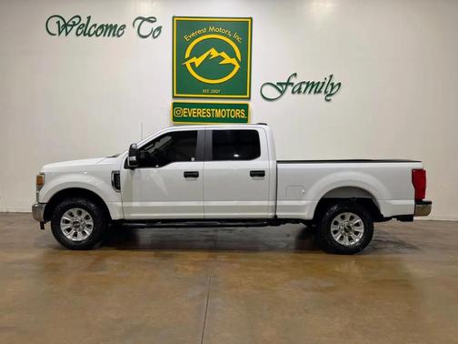 2022 Ford F-250 STX 4X2 CREWCAB  SHORT BED  6.2L V8 GAS 1OWNER