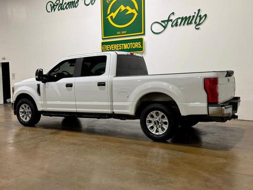 2022 Ford F-250 STX 4X2 CREWCAB  SHORT BED  6.2L V8 GAS 1OWNER