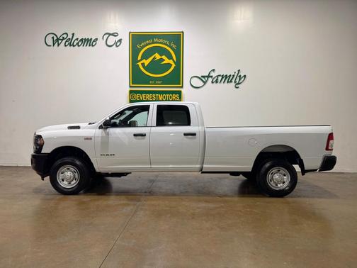 2022 RAM 2500 Tradesman Crew Cab 4x4 8' Box