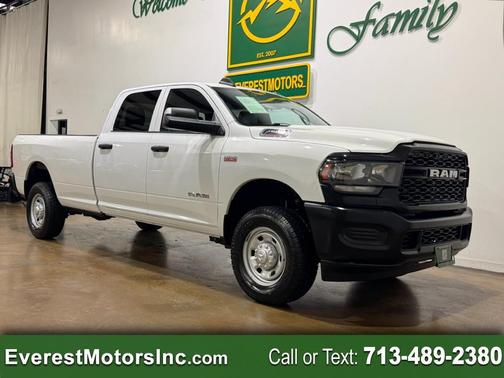 2022 RAM 2500 Tradesman Crew Cab 4x4 8' Box