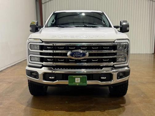 Star White Metallic Tri-Coat 2024 Ford F-350 Lariat