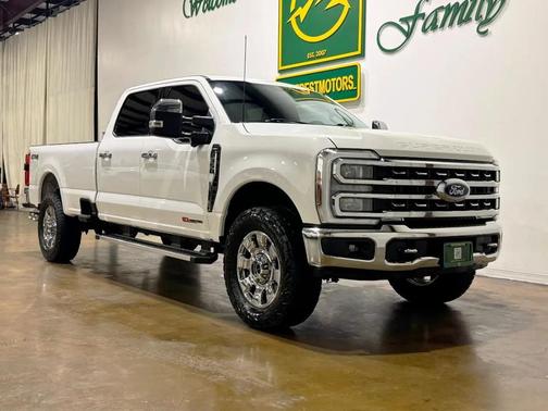 Star White Metallic Tri-Coat 2024 Ford F-350 Lariat