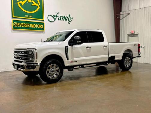 Star White Metallic Tri-Coat 2024 Ford F-350 Lariat